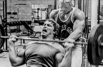 Arnold Schwarzenegger – Trénujete príliš tvrdo?